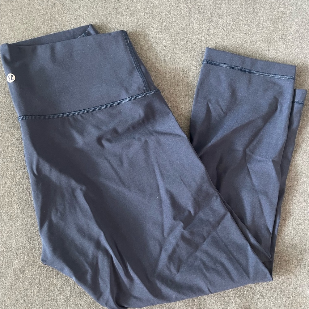 Lululemon Align 21” crop Navy size 10 NWOT
